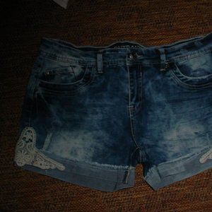 OUTBACKRED Stretch Crochet Lace Sides Jean Shorts 11